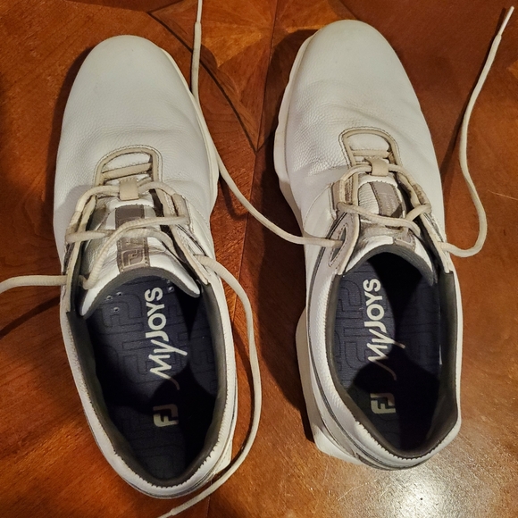 Footjoy myjoys pro SL spikeless golf shoes. White. 10.5 wide. Great condition - Picture 1 of 5